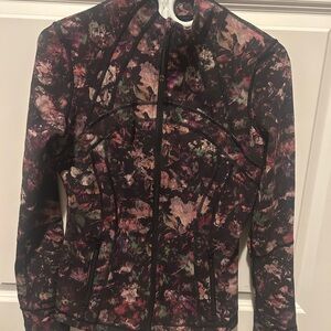 Lululemon define VEUC only tried on size 8